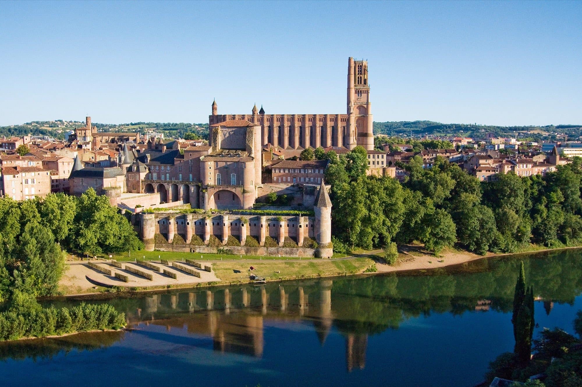 La cité épiscopale d'Albi depuis le Tarn — © Christophe Bouthé