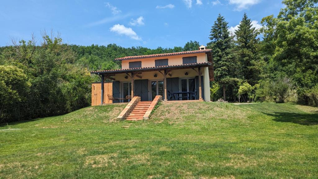 Maison au Bord de l'Aveyron