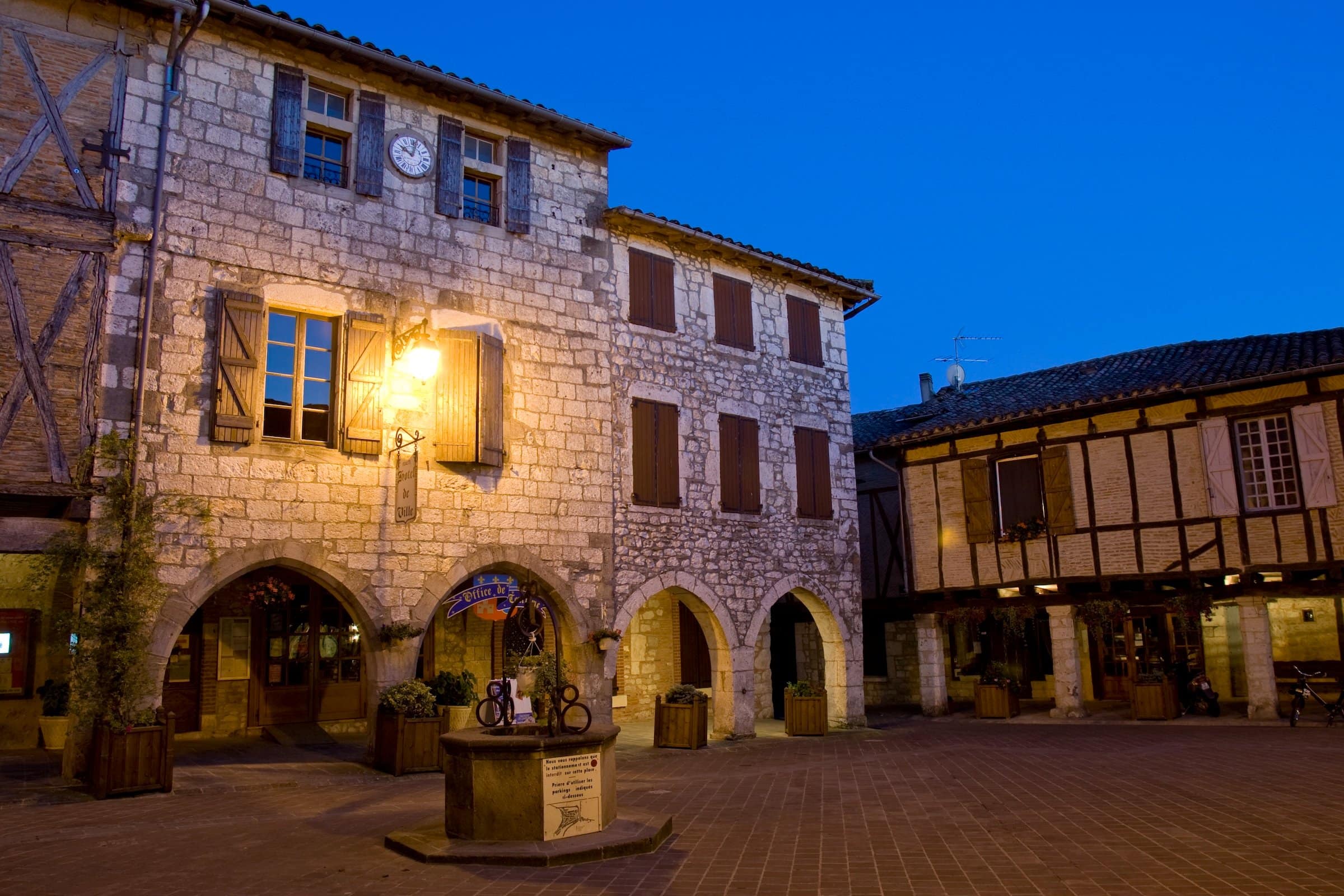 Castelnau-de-Montmiral