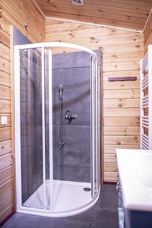 Chambre double — © Chalet Formule Hôtelière