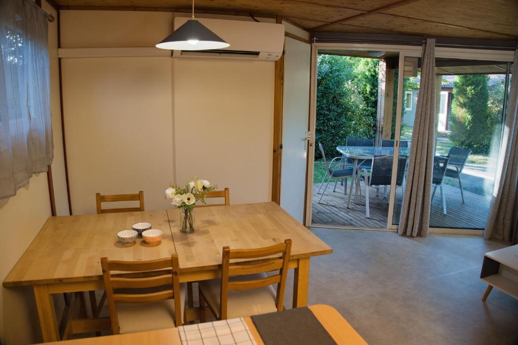 Séjour-cuisine — © Les Chalets de Gaillac