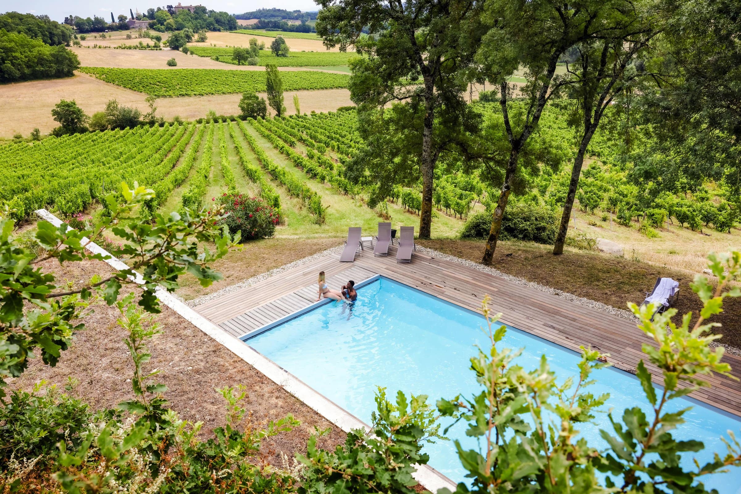 Piscina y viñedo — © Raynaud photos