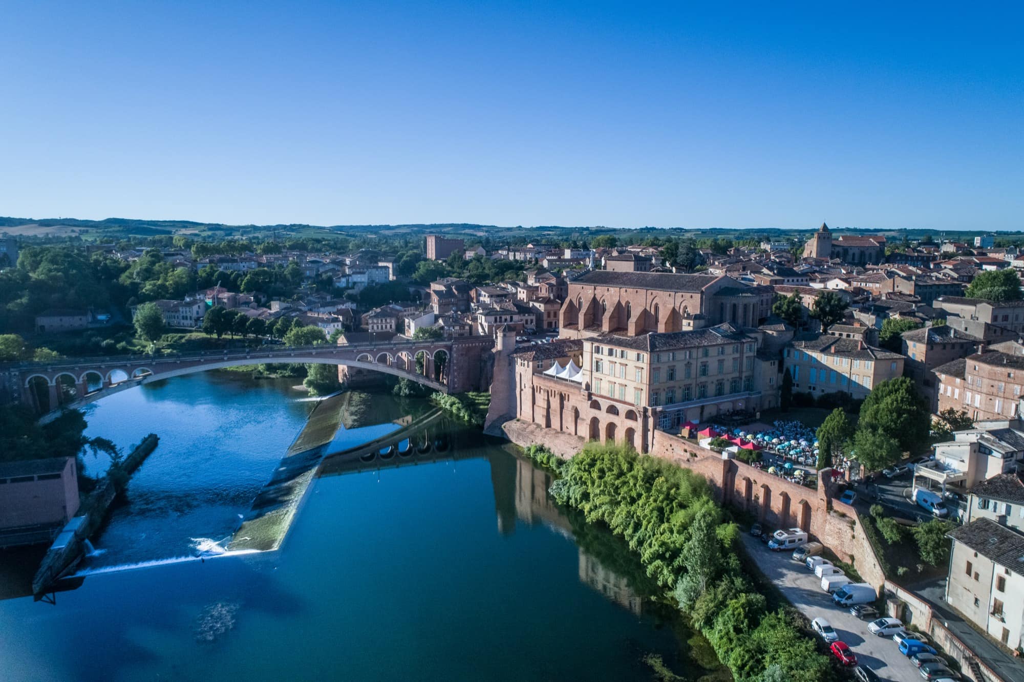 L'abbaye Saint-Michel de Gaillac vue du ciel