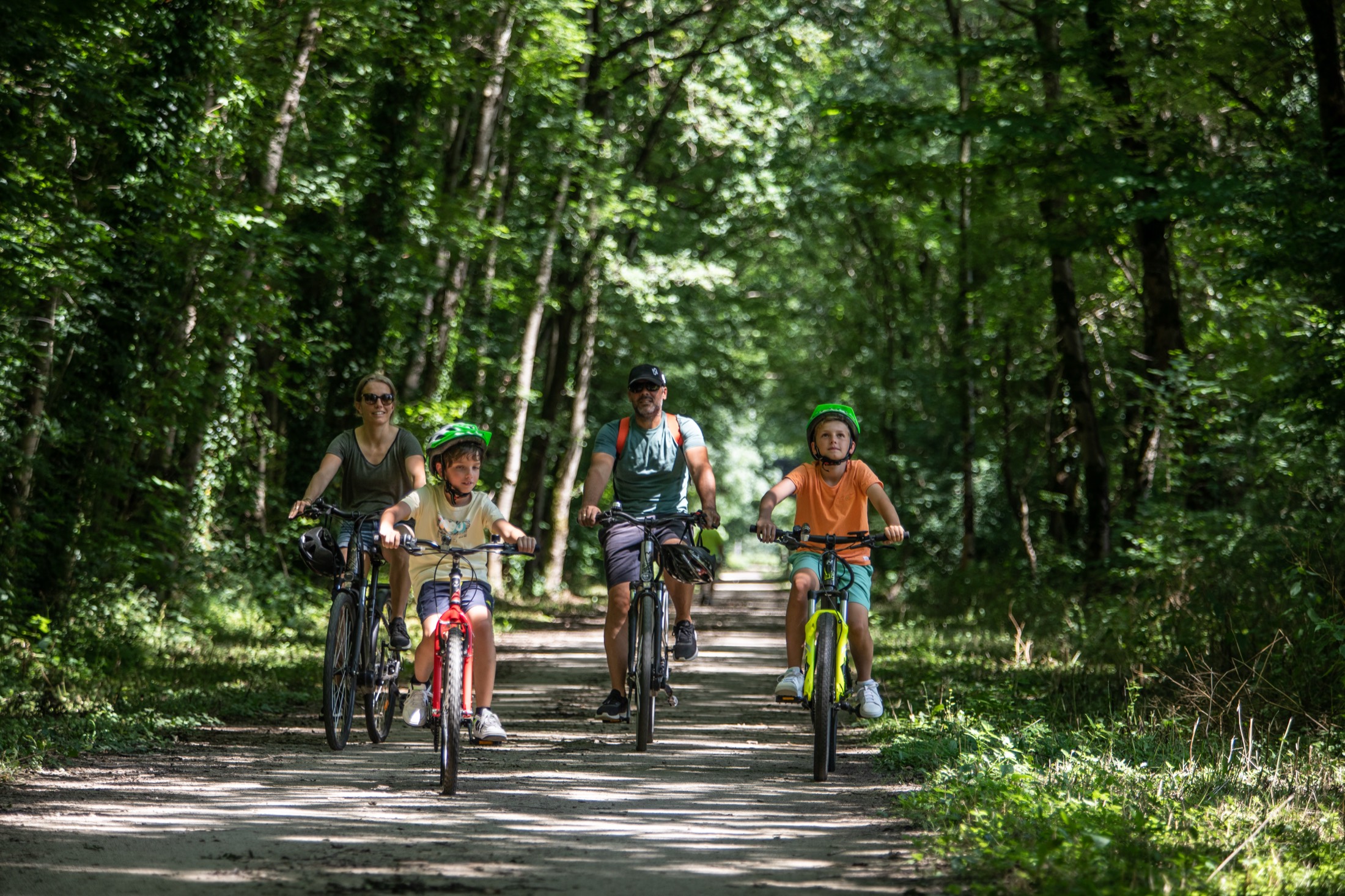 À vélo sur une voie verte du Tarn — © Olivier Octobre