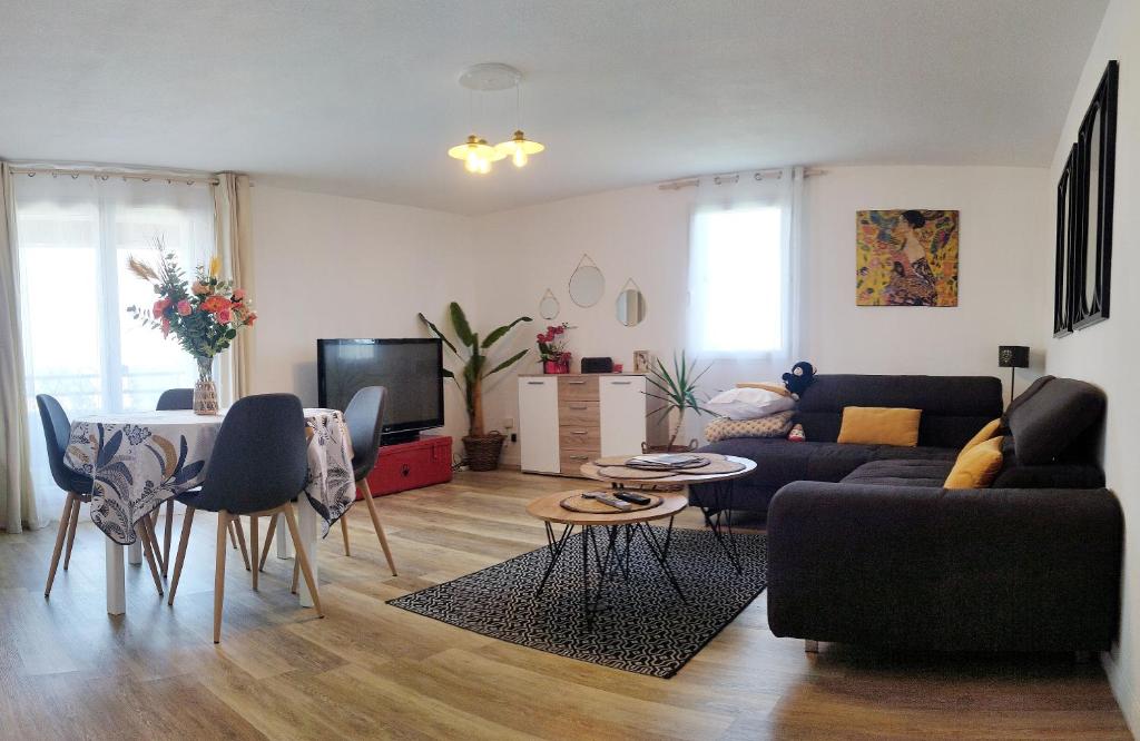 Vue depuis l'appartement — © Au Levant de Marie