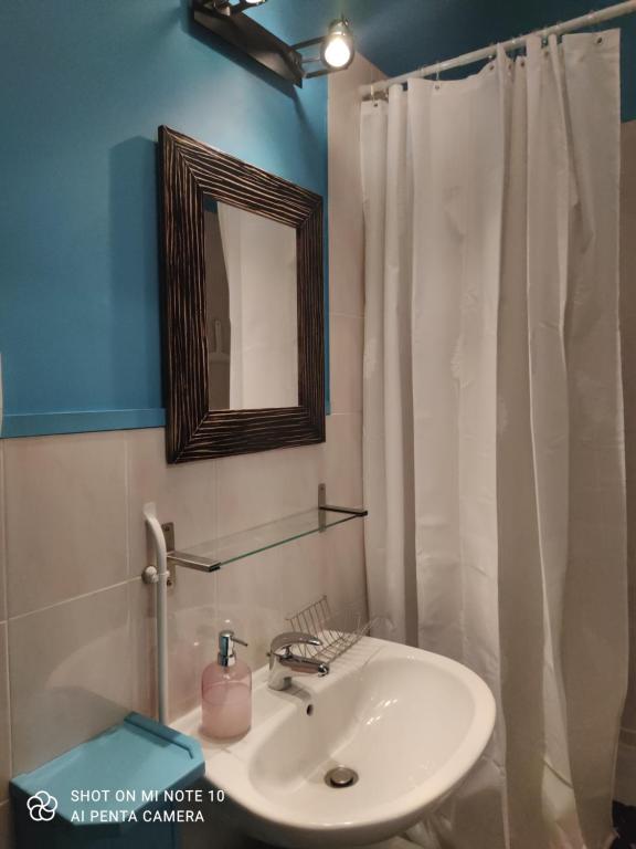 Chambre, poutres et lumière — © Le Gîte d'Olympe