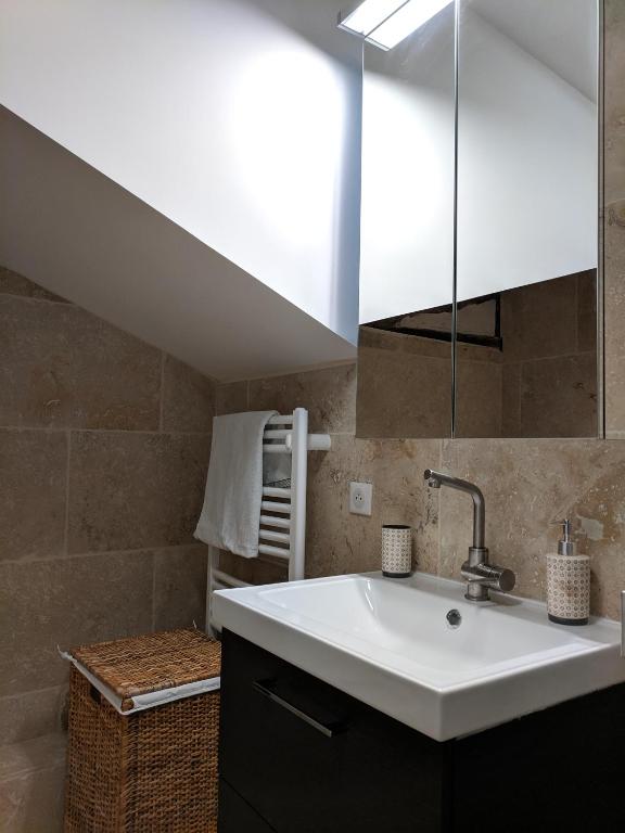 Chambre double — © Gîte Rue des Fleurs