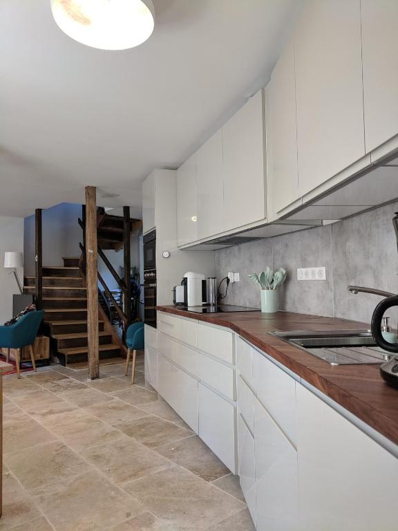 Cuisine équipée — © Gîte Rue des Fleurs
